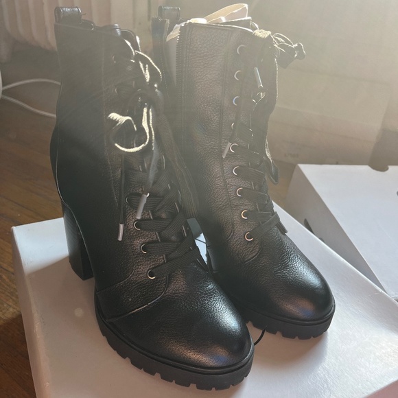 Black leather moto boot- Steve Madden size 8M - Picture 2 of 4